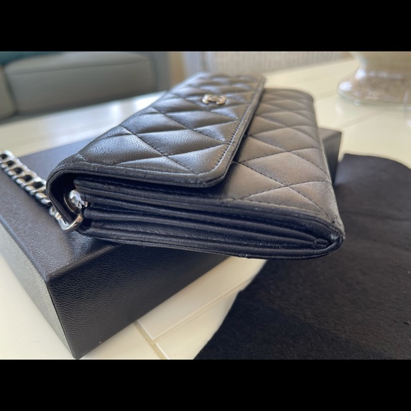 Authentic Chanel leather Wallet with chain. - Picture 7 of 14